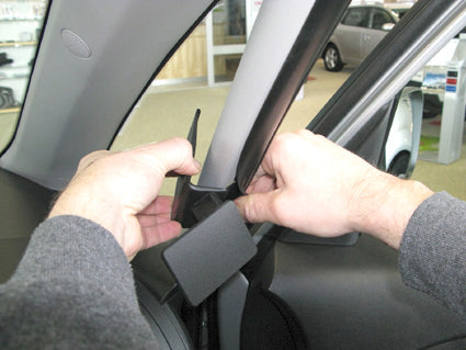 Brodit ProClip 604449 voor Hyundai ix20 2011-2019 en Kia Venga 2010-2019 - ProClip geplaatst in het voertuig