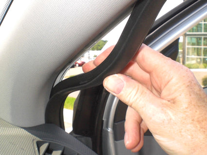 Brodit ProClip 604660 voor Hyundai i25 2010-2017 en Hyundai Accent 2010-2017 - montagepositie op dashboard