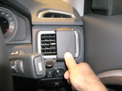 Brodit ProClip 604674 voor Volvo XC70 2012-2016, Volvo V70 II 2012-2016 en Volvo S80 2012-2016 - ProClip geplaatst in het voertuig
