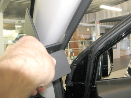 Brodit ProClip 604679 voor Chevrolet Captiva 2012-2014 en Holden Captiva 2012-2016 - ProClip geplaatst in het voertuig