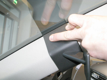 Brodit ProClip 604738 voor Audi Q3 2012-2018 - detail van dashboardmontage