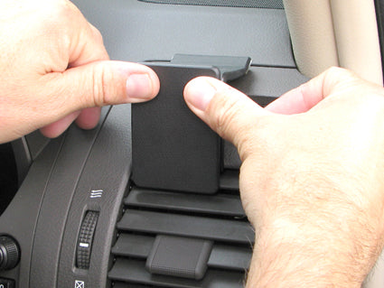 Brodit ProClip 604803 voor Toyota Prado 2010-2023 en Toyota LandCruiser 150 2010-2023 - ProClip geplaatst in het voertuig