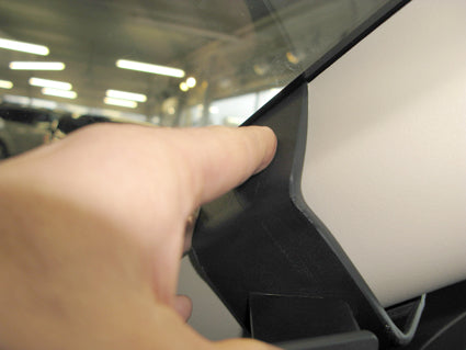 Brodit ProClip 604818 voor Mitsubishi Outlander 2013-2021 - detail van dashboardmontage