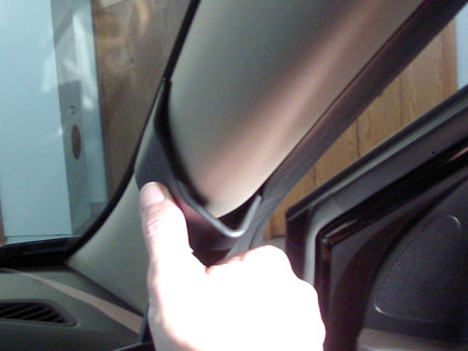 Brodit ProClip 604835 voor Hyundai Santa Fe 2013-2018 en Hyundai Grand Santa Fe 2013-2018 - detail van dashboardmontage