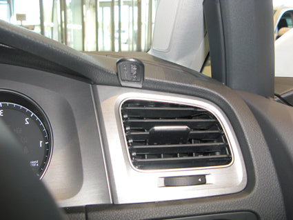 Brodit ProClip 604855 voor Volkswagen Golf VII Wagon 2013-2020, Volkswagen Golf VII Variant 2013-2020 e.a. - montagepositie op dashboard