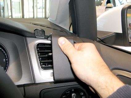 Brodit ProClip 604855 voor Volkswagen Golf VII Wagon 2013-2020, Volkswagen Golf VII Variant 2013-2020 e.a. - ProClip geplaatst in het voertuig