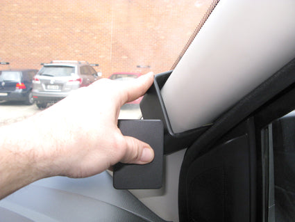 Brodit ProClip 604866 voor Mazda BT 50 2013-2015 - detail van dashboardmontage