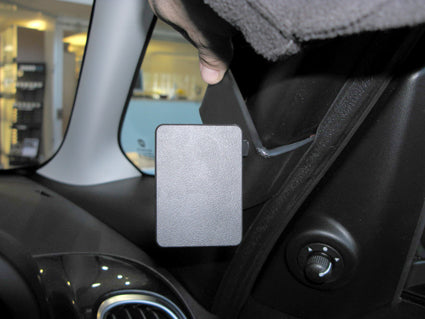 Brodit ProClip 604882 voor Fiat 500 L 2013-2022 - ProClip geplaatst in het voertuig