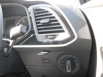 Brodit ProClip 604891 voor Seat Leon 2013-2020 - montagepositie op dashboard