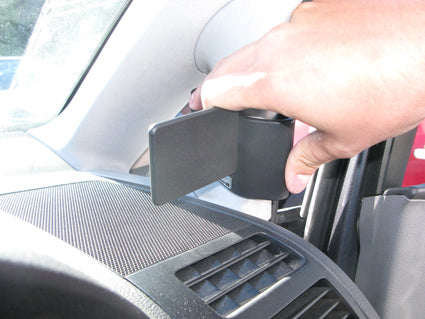 Brodit ProClip 604908 voor Volkswagen Touran 2003-2015 - ProClip geplaatst in het voertuig