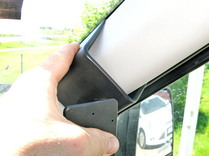 Brodit ProClip 605003 voor Ford Transit Tourneo 2014-2018 en Ford Transit 2014-2019 - detail van dashboardmontage