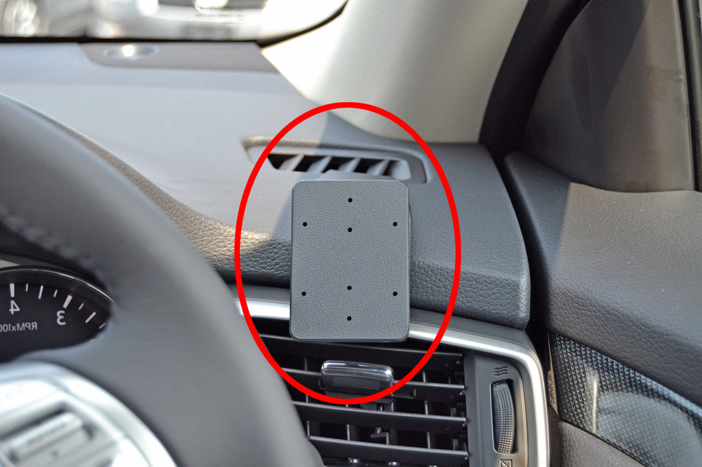 Brodit ProClip 605011 voor Nissan X-Trail 2014-2021 en Nissan Qashqai 2014-2021 - montagefoto 6