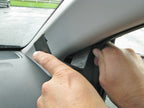 Brodit ProClip 605036 voor Citroen C1 2014-2021, Peugeot 108 2014-2021 en Toyota AYGO 2014-2021 - montagepositie op dashboard