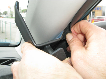 Brodit ProClip 605111 voor Suzuki Vitara 2015-2025 - montagepositie op dashboard