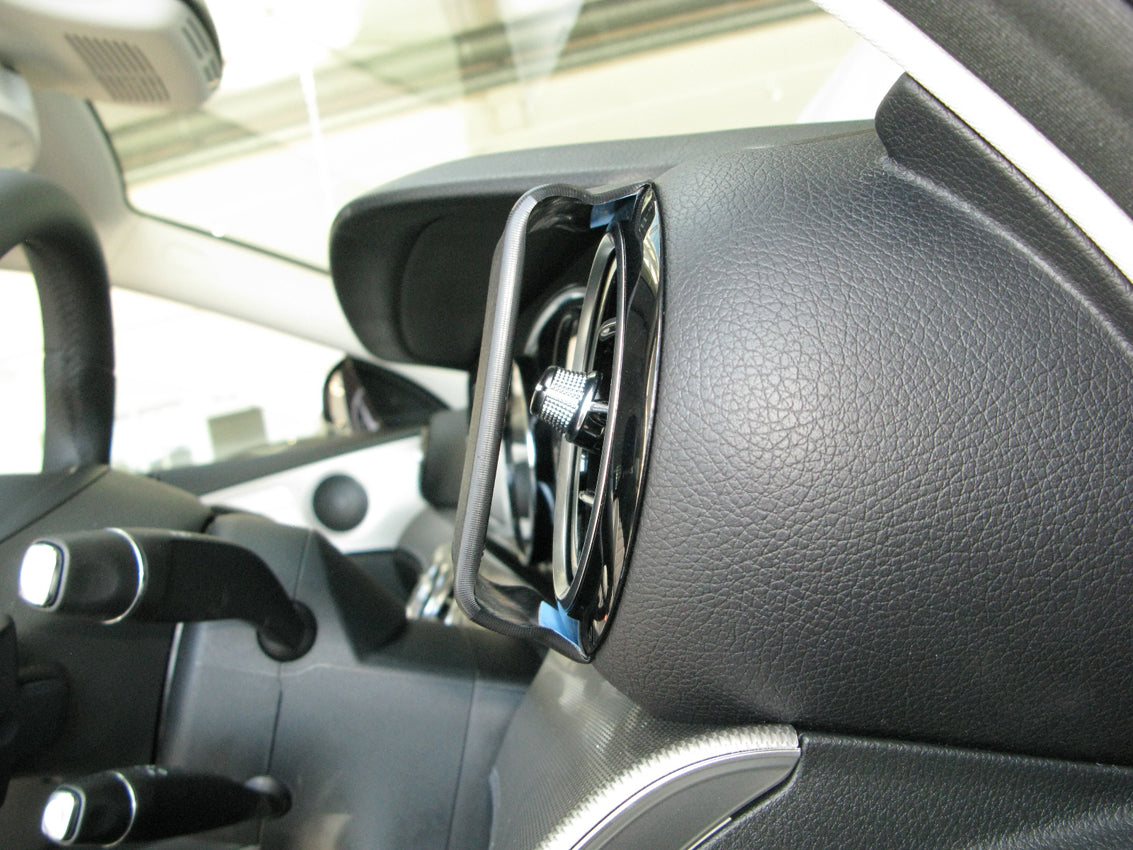 Brodit ProClip 605208 voor Mercedes Benz E-Class, Stationwagon 2017-2023, Mercedes Benz E-Class, Sedan 2017-2023 en Mercedes Benz E-Class, Coupé 2018-2023 - productfoto zwarte ABS montagebasis