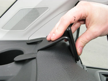Brodit ProClip 605304 voor MAN TGE 2019-2024 en Volkswagen Crafter 2017-2024 - detail van dashboardmontage