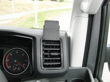 Brodit ProClip 605304 voor MAN TGE 2019-2024 en Volkswagen Crafter 2017-2024 - installatiepositie