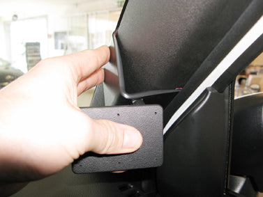 Brodit ProClip 605305 voor Suzuki Ignis 2016-2023 - detail van dashboardmontage