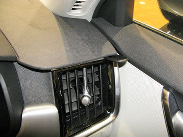 Brodit ProClip 605308 voor Volvo V90 2017-2026 en Volvo S90 2017-2025 - montagepositie op dashboard