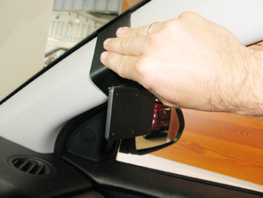 Brodit ProClip 605331 voor Kia Stonic 2018-2026 en Kia Rio 2018-2023 - detail van dashboardmontage