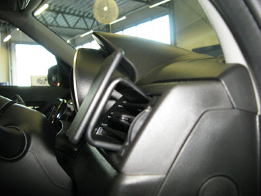 Brodit ProClip 605363 voor Suzuki Swift 2018-2024 - detail van dashboardmontage