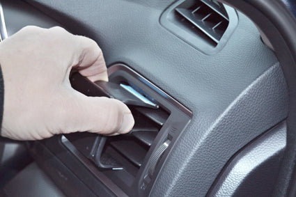 Brodit ProClip 605373 voor Subaru Legacy 2015-2021 - detail van dashboardmontage