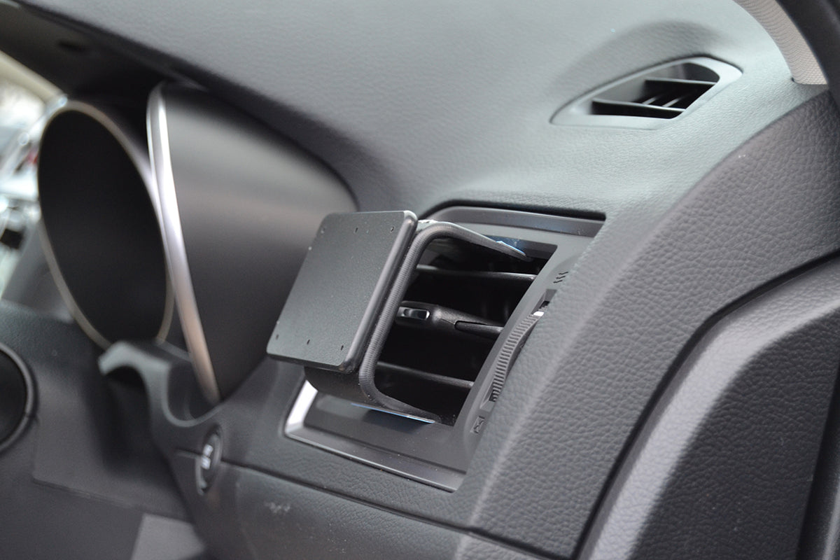 Brodit ProClip 605373 voor Subaru Legacy 2015-2021 - productfoto zwarte ABS montagebasis