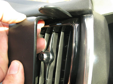 Brodit ProClip 605463 voor Volvo XC60 2018-2026, Volvo V60 2019-2026 en Volvo S60 2019-2025 - detail van dashboardmontage