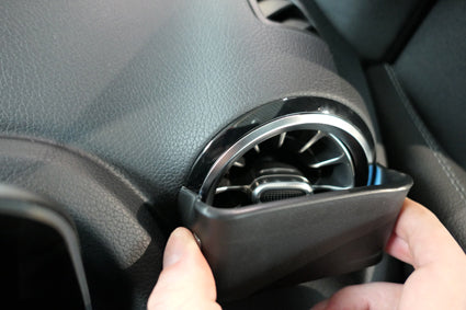 Brodit ProClip 605495 voor Mercedes Benz GLB-Class 2020-2026, Mercedes Benz GLA-Class 2020-2026 e.a. - detail van dashboardmontage
