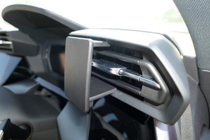 Brodit ProClip 605622 voor Audi S3 2021-2026 en Audi A3 2021-2026 - detail van dashboardmontage
