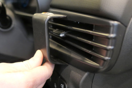 Brodit ProClip 605660 voor Hyundai i20 2021-2026 en Hyundai Bayon 2021-2026 - montagepositie op dashboard