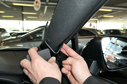 Brodit ProClip 605676 voor Suzuki Across 2021-2026 en Toyota RAV 4 2019-2025 - ProClip geplaatst in het voertuig