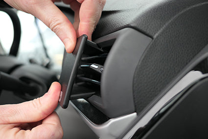 Brodit ProClip 605724 voor Maxus e-Deliver 9 2021-2026 - detail van dashboardmontage