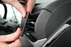 Brodit ProClip 605724 voor Maxus e-Deliver 9 2021-2026 - detail van dashboardmontage