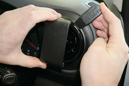 Brodit ProClip 605728 voor Mercedes Benz T-Class 2022-2026 en Mercedes Benz Citan 2022-2026 - montagepositie op dashboard