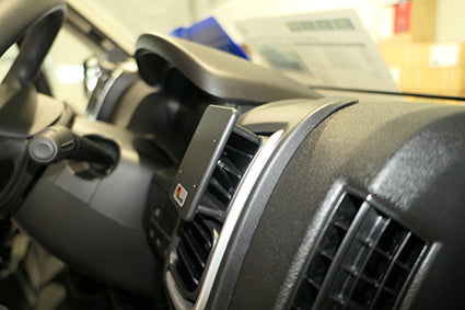 Brodit ProClip 605753 voor Citroen Relay 2025-2026, Citroen Jumper 2025-2026 e.a. - detail van dashboardmontage