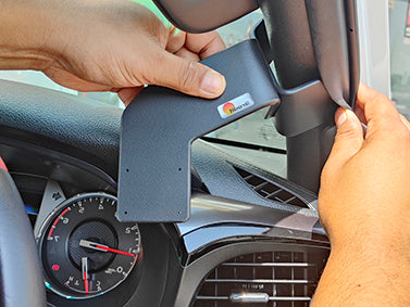 Brodit ProClip 605771 voor Toyota HiLux 2016-2026 - montagepositie op dashboard