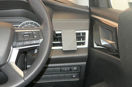 Brodit ProClip 605839 voor Mitsubishi Outlander 2022-2026 - detail van dashboardmontage