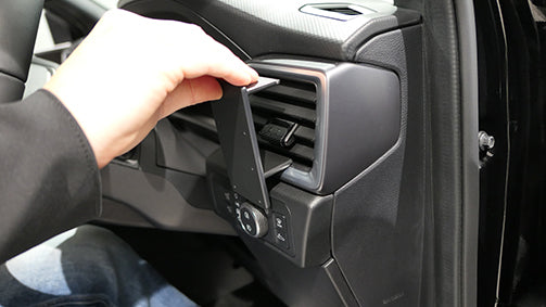 Brodit ProClip 606009 voor Volkswagen Amarok 2024-2026 - montagepositie op dashboard