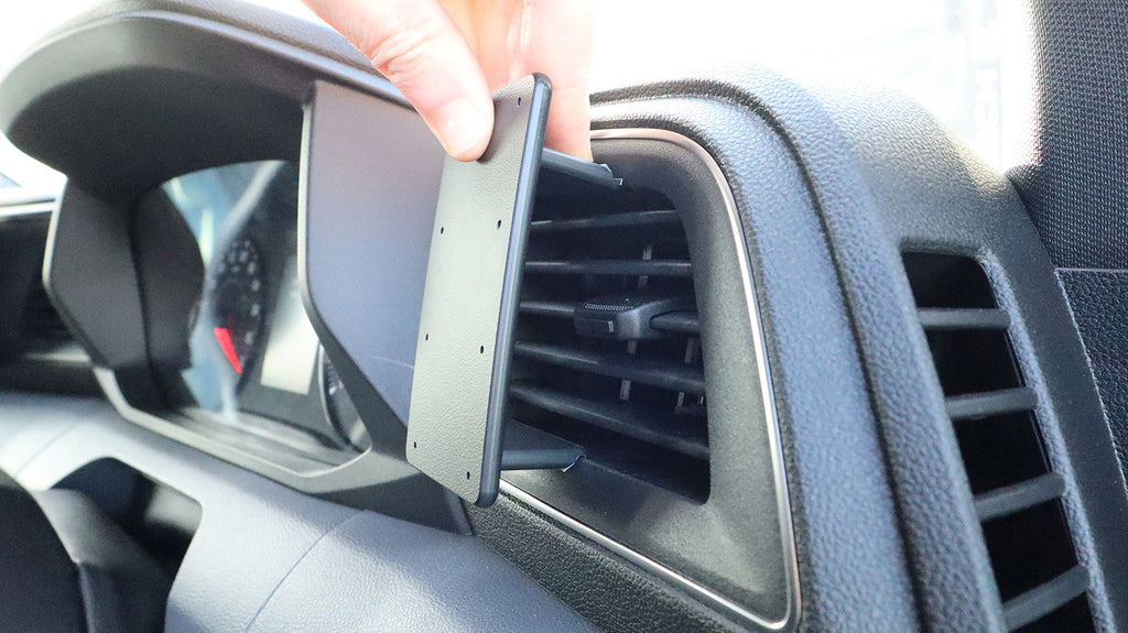 Brodit ProClip 606180 voor Nissan Interstar 2025-2026 en Renault Master 2025-2026 - ProClip geplaatst in het voertuig