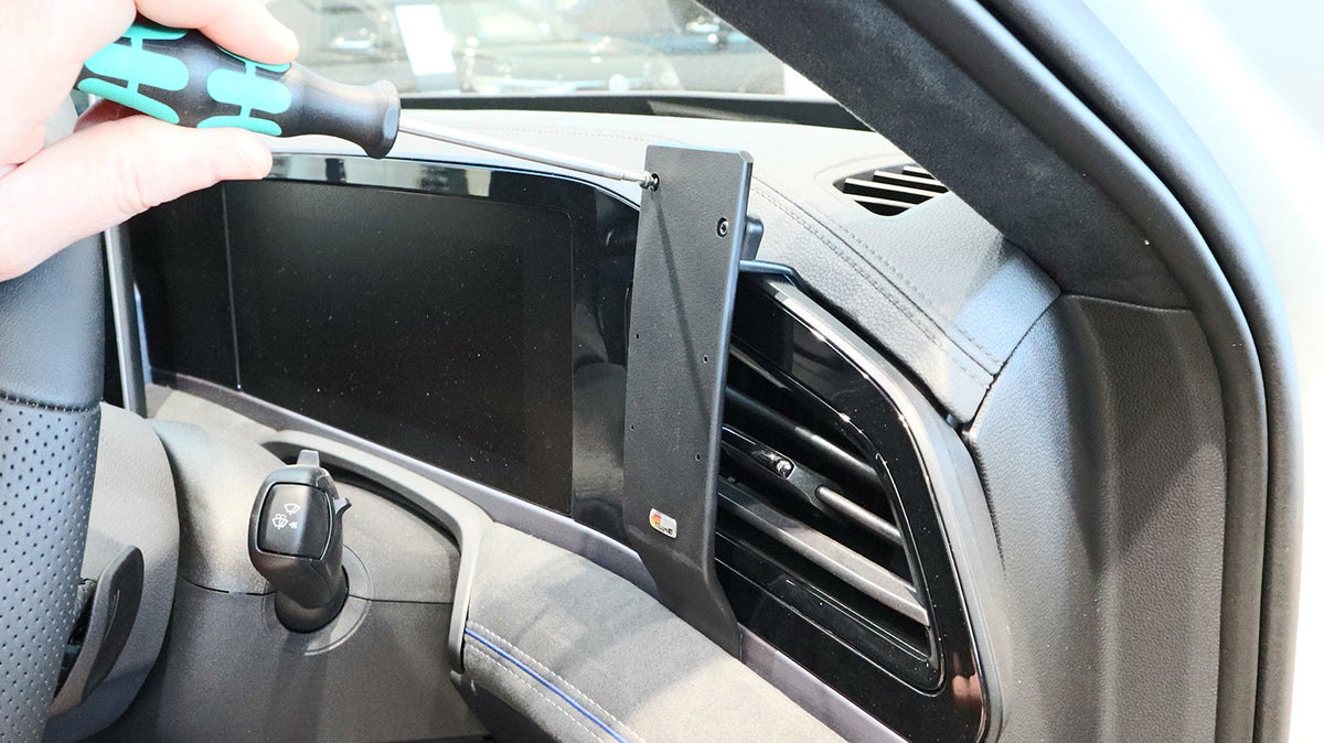 Brodit ProClip 606197 voor Volkswagen Passat 2024-2026 - detail van dashboardmontage