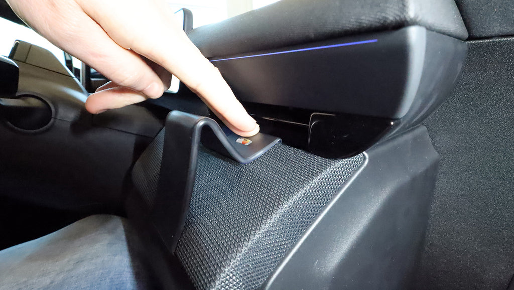Brodit ProClip 606264 voor Polestar 4 2024-2026 - detail van dashboardmontage