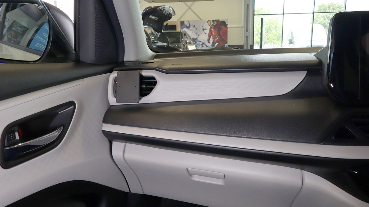 Brodit ProClip 606300 voor Suzuki Swift 2025-2026 - detail van dashboardmontage