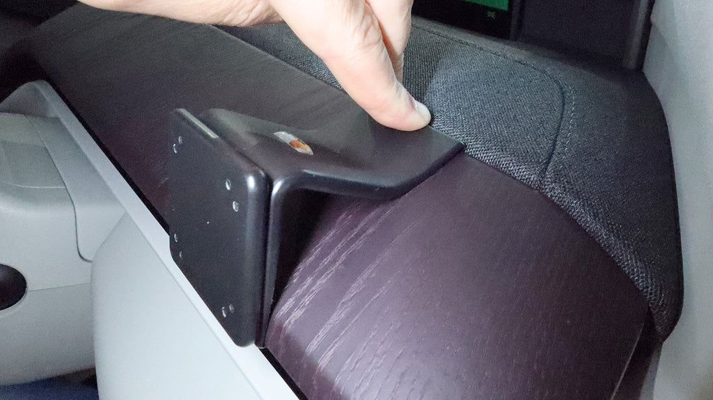 Brodit ProClip 606306 voor Volvo EX60 2027-2027 - detail van dashboardmontage