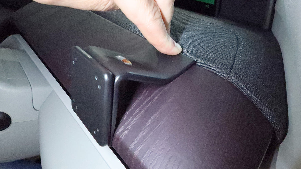 Brodit ProClip 606306 voor Volvo EX60 2027-2027 - detail van dashboardmontage
