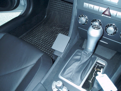 Brodit ProClip 633482 voor Mercedes Benz SLK-Class 2005-2010 - detail van dashboardmontage