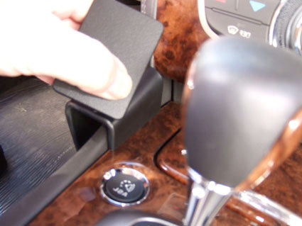 Brodit ProClip 633912 voor Jaguar XK-Series 2007-2015 - montagepositie op dashboard