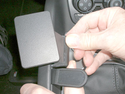 Brodit ProClip 633975 voor Audi TT 2007-2014 - detail van dashboardmontage
