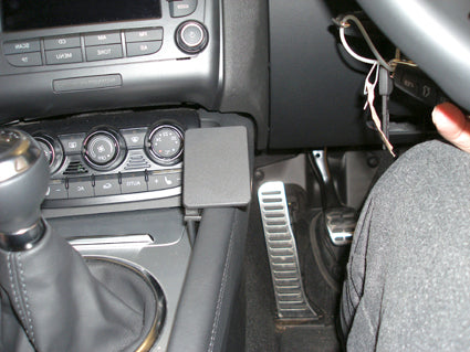 Brodit ProClip 633976 voor Audi TT 2007-2014 - detail van dashboardmontage