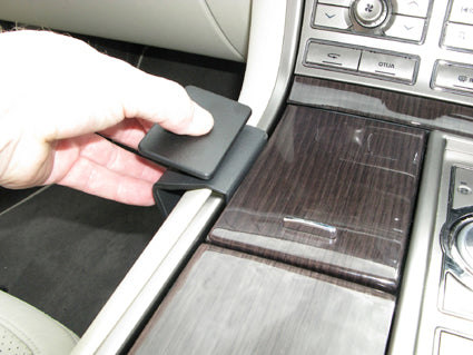 Brodit ProClip 634201 voor Jaguar XF 2009-2015 - montagepositie op dashboard